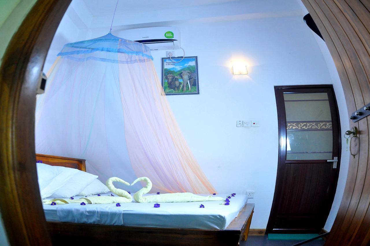 Secret River Side Safari Lodge Удавалаве Екстериор снимка